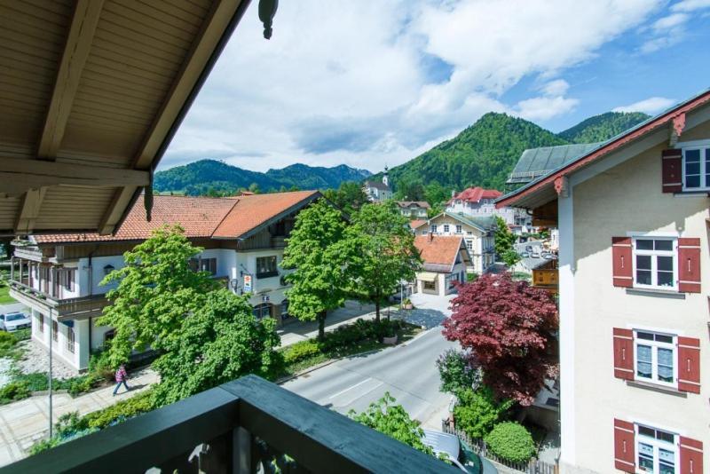 Cafe Chiemgau Und Gaestehaus Ruhpolding Buitenkant foto